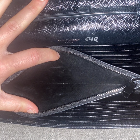 Saint Laurent Wallet on Chain - Picture 7 of 8